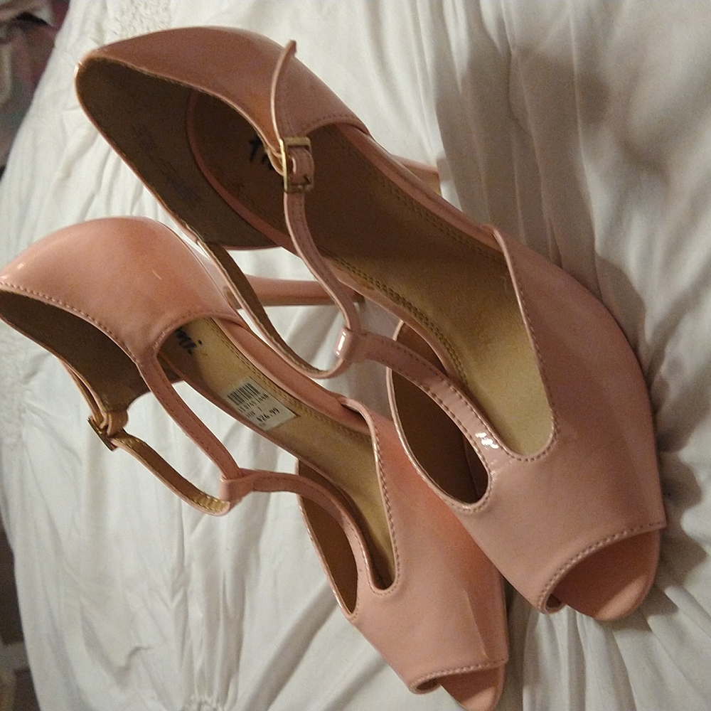 Pink T strap Pumps